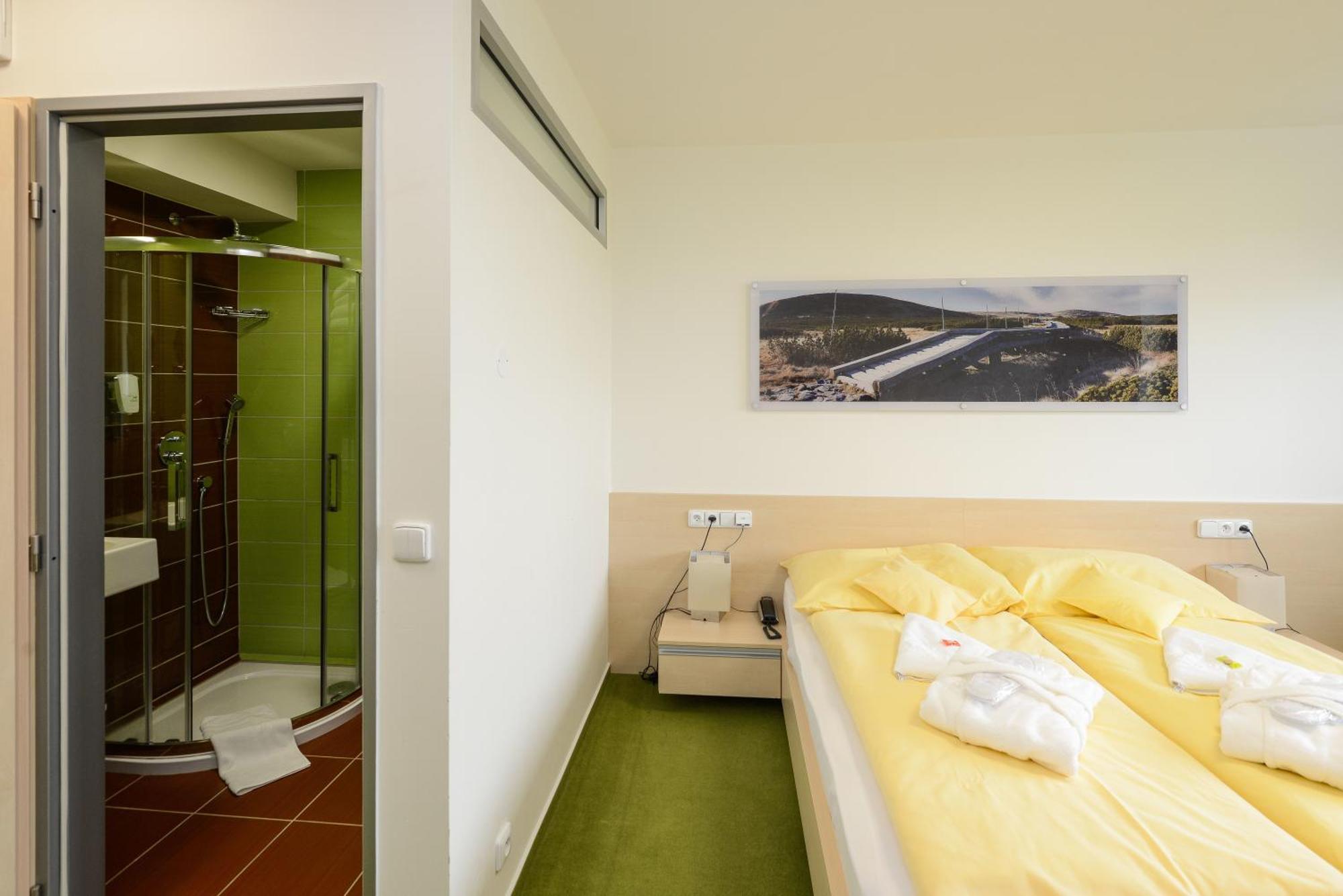 Horsky Hotel Friesovy Boudy Strazne Room photo