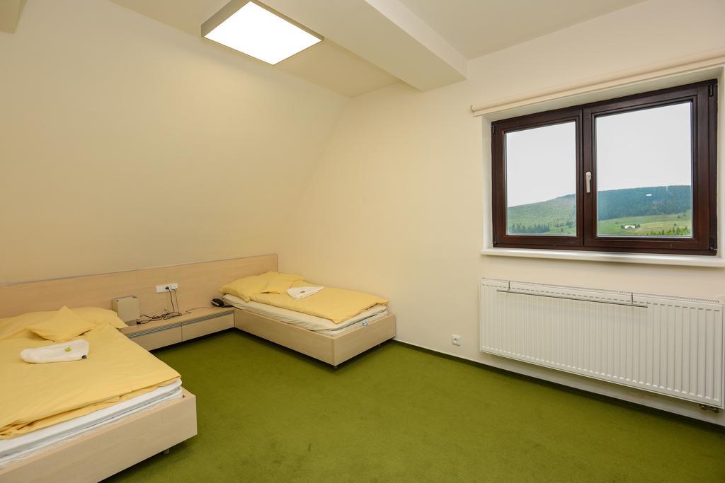 Horsky Hotel Friesovy Boudy Strazne Room photo