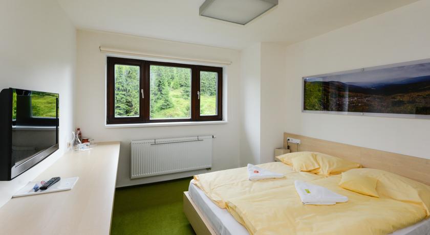 Horsky Hotel Friesovy Boudy Strazne Room photo